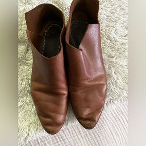 Sevilla Smith Terilyn brown booties size 39
